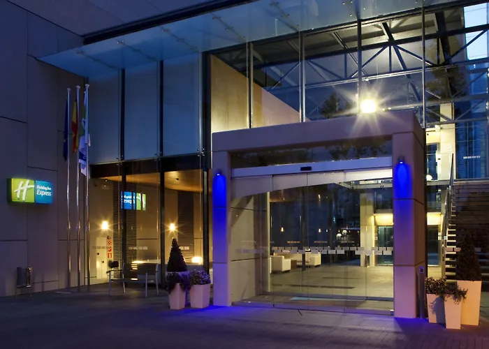 Holiday Inn Express City 22@ By Ihg